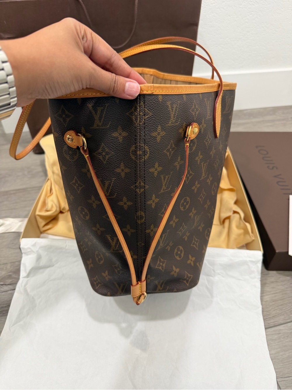 Louis Vuitton Neverfull MM tote in classic monogram canvas - Picture 5 of 14